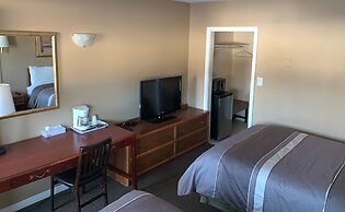 Village Inn & Suites