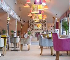 The Lodge Hotel