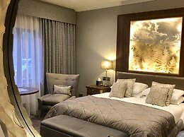 The Lodge Hotel