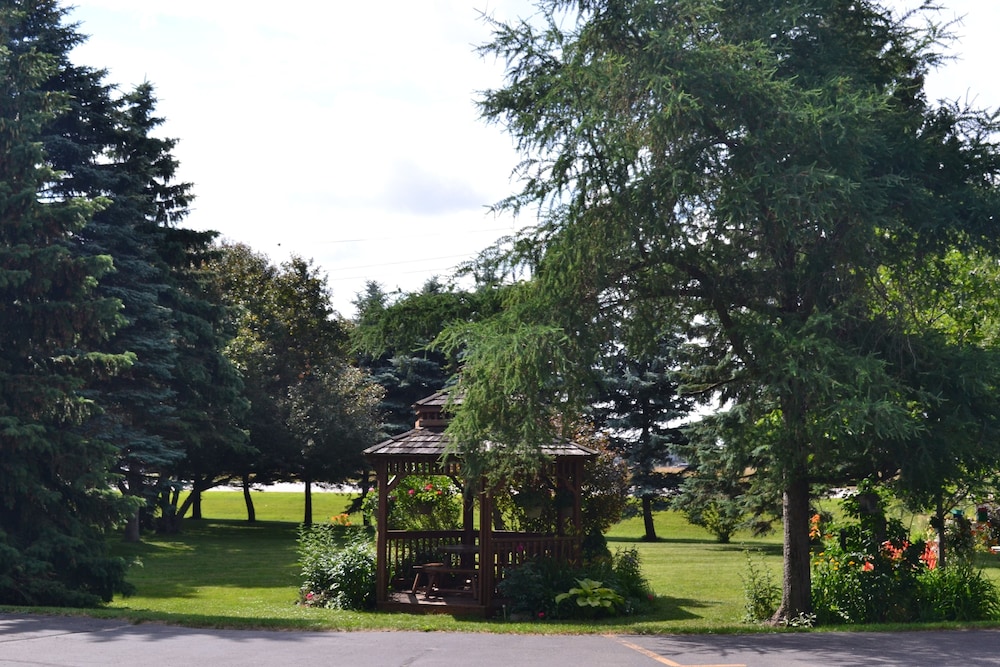 Stratford Suburban Motel