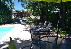 Stratford Suburban Motel