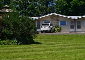 Stratford Suburban Motel