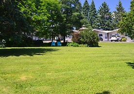 Stratford Suburban Motel