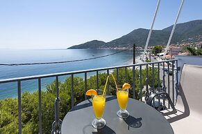 Paraskevas Beach Hotel