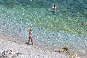 Paraskevas Beach Hotel