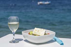 Paraskevas Beach Hotel