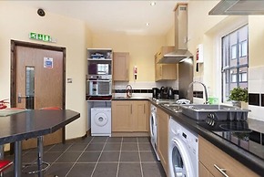 Victoria Centre Apartments & Annexe
