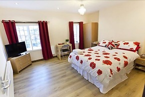 Victoria Centre Apartments & Annexe