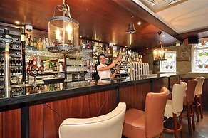 Maples House Hotel