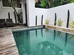 The Calmtree Bungalows