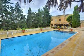 Ta' Bertu Host Family Bed & Breakfast