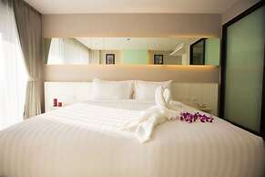 Serenotel Pattaya Beach Front