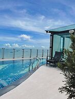 Serenotel Pattaya Beach Front