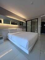 Serenotel Pattaya Beach Front