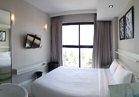 Serenotel Pattaya Beach Front