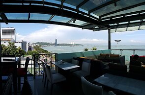 Serenotel Pattaya Beach Front