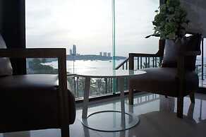 Serenotel Pattaya Beach Front