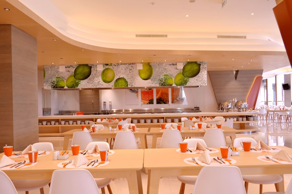 HARRIS Hotel & Conventions Bekasi
