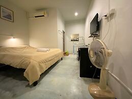 Gotum Hostel 2 at Thalang Road
