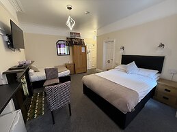 Diamonds Guest House