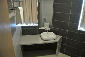 Super 8 Hotel @ Bayan Baru