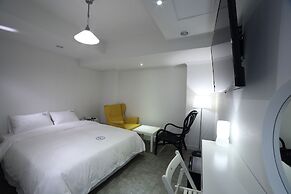 Hillside Hotel