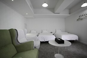 Hillside Hotel