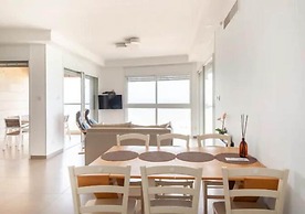Amazing Sea View 3 BR APT Iconic Tower