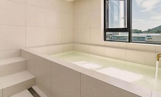 Hound Hotel Gijang-osiria