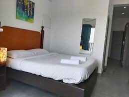 Hotel Auro Maison