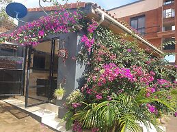 Rosa Negra Kampala