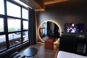 Toka Hotel Restaurant