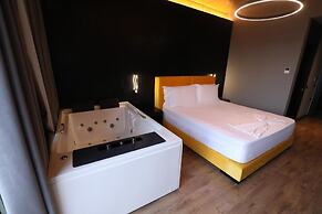 Toka Hotel Restaurant