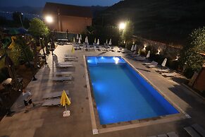 Toka Hotel Restaurant