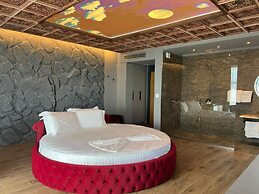 Toka Hotel Restaurant