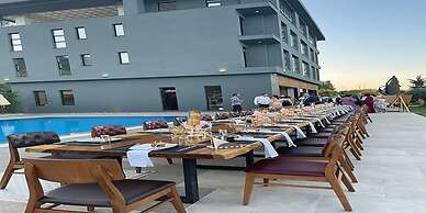 Toka Hotel Restaurant