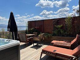 Toka Hotel Restaurant