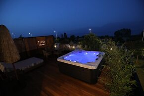 Toka Hotel Restaurant