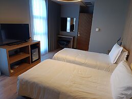 Toka Hotel Restaurant