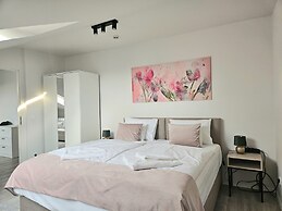 Holdvirág Hotel