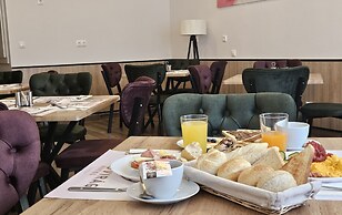 Holdvirág Hotel