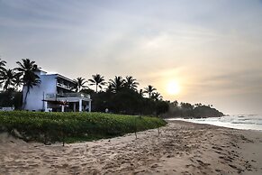 Naomi Beach Resort