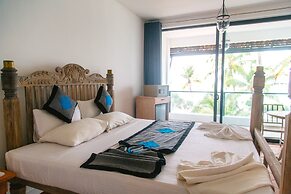 Naomi Beach Resort