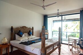 Naomi Beach Resort