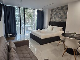 Nikis 20 Suites