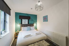 Deluxe Studio Apartments