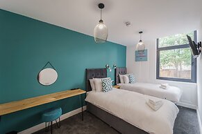 Deluxe Studio Apartments