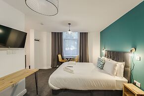 Deluxe Studio Apartments