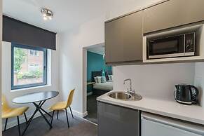 Deluxe Studio Apartments
