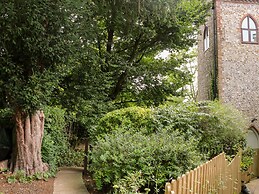 Hapton Folly